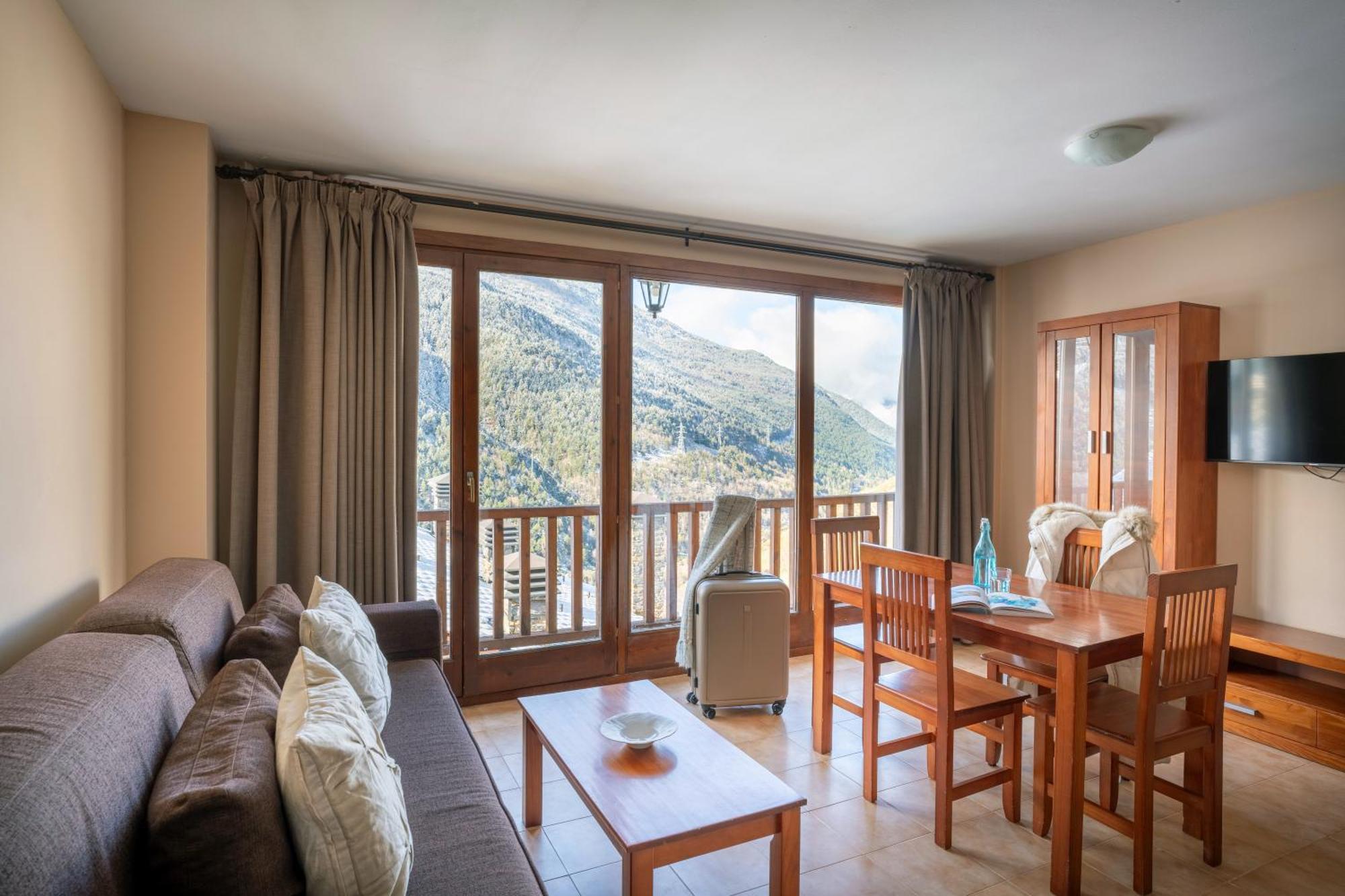 Aparthotel Ona El Tarter รันซอล ภายนอก รูปภาพ